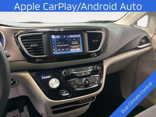 Bright White Clearcoat 2023 Chrysler Voyager LX