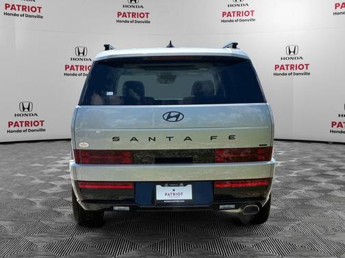 Shimmering Silver Pearl 2025 Hyundai SANTA FE Calligraphy