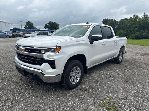 Summit White 2026 Chevrolet Silverado 1500 LT