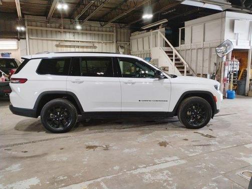2024 Jeep Grand Cherokee L Laredo