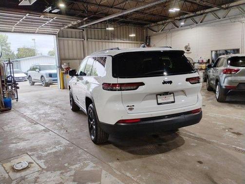 2024 Jeep Grand Cherokee L Laredo