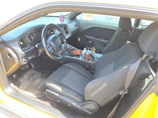 Yellow Jacket Clearcoat 2017 Dodge Challenger R/T