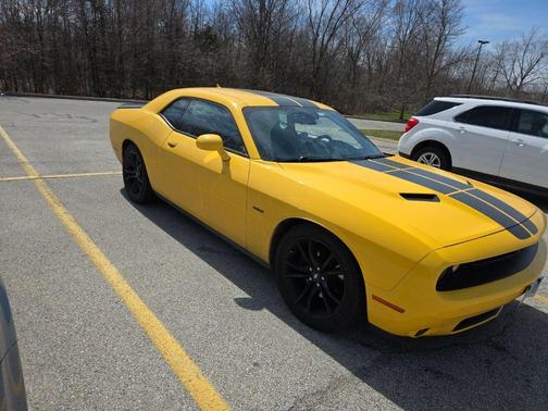 Yellow Jacket Clearcoat 2017 Dodge Challenger R/T