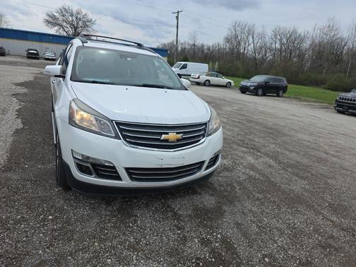 Iridescent Pearl Tricoat 2016 Chevrolet Traverse LTZ