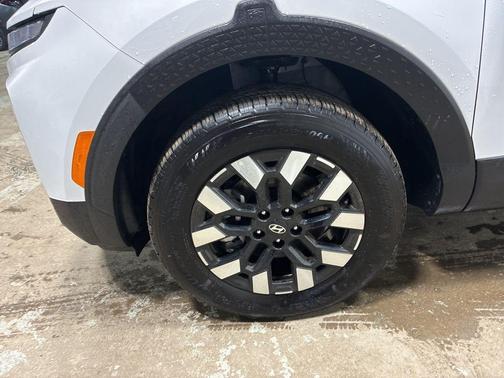 2025 Hyundai SANTA CRUZ SEL Activity