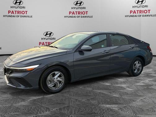 2025 Hyundai ELANTRA SE