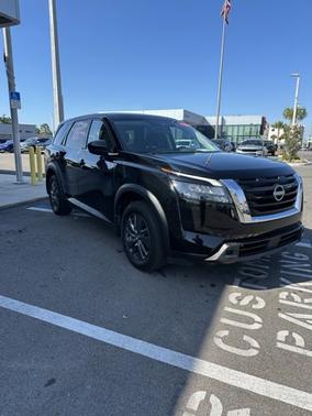 2023 Nissan Pathfinder S