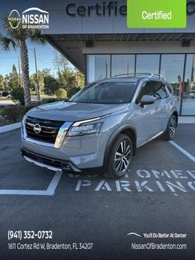 2025 Nissan Pathfinder Platinum