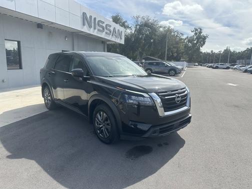 2024 Nissan Pathfinder S