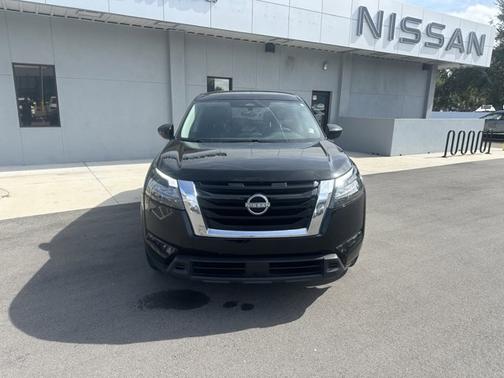 2024 Nissan Pathfinder S