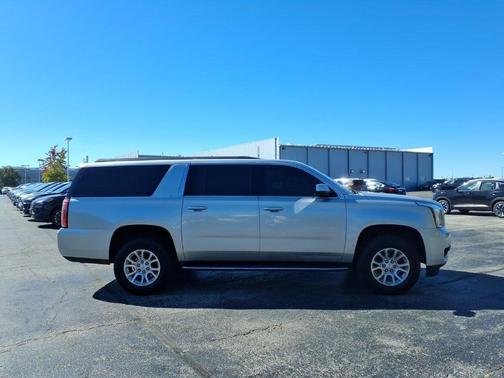 Quicksilver Metallic 2019 GMC Yukon XL SLT