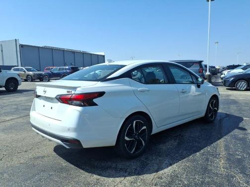 Aspen White 2024 Nissan Versa 1.6 SR