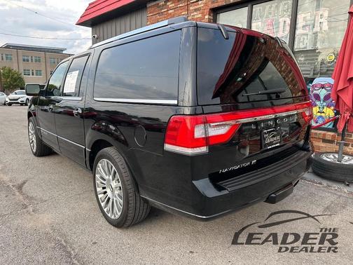 2017 Lincoln Navigator Select