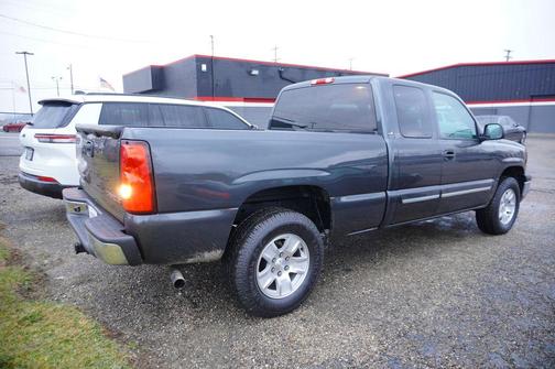 2004 Chevrolet Silverado 1500 LS Extended Cab