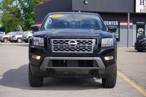 2022 Nissan Frontier SV