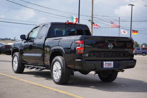2022 Nissan Frontier SV