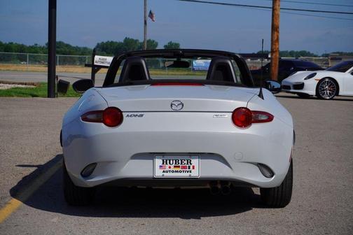 2016 Mazda MX-5 Miata Sport