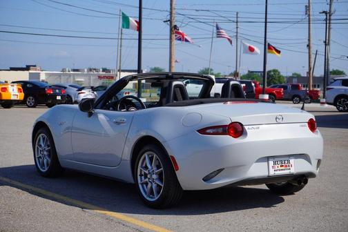 2016 Mazda MX-5 Miata Sport