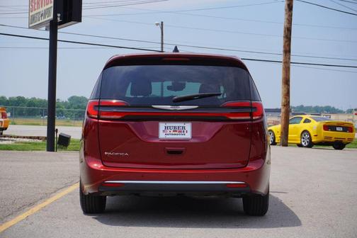 2023 Chrysler Pacifica Touring-L