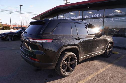 2023 Jeep Grand Cherokee Altitude