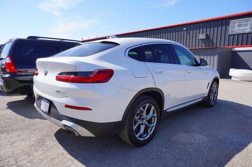 2023 BMW X4 xDrive30i