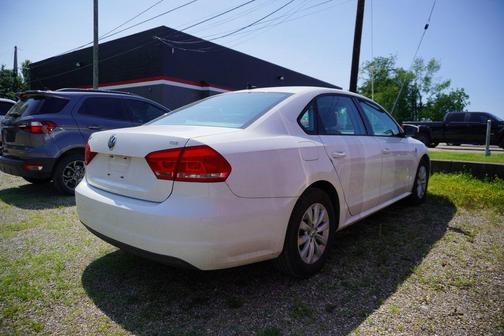 2015 Volkswagen Passat 1.8T Auto Wolfsburg Ed