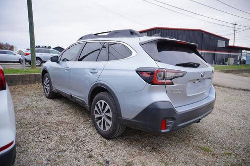 2021 Subaru Outback Base (CVT)