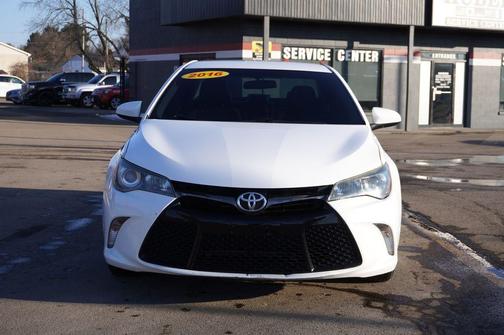 2016 Toyota Camry SE