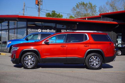 2023 GMC Acadia SLT