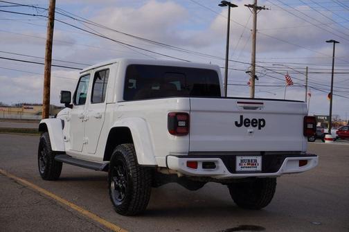 2023 Jeep Gladiator Overland