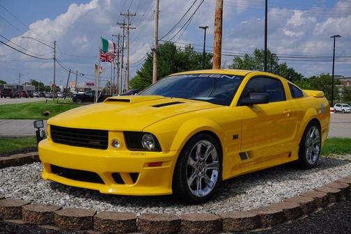 2005 Ford Mustang GT Premium