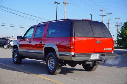 1999 Chevrolet Suburban BASE