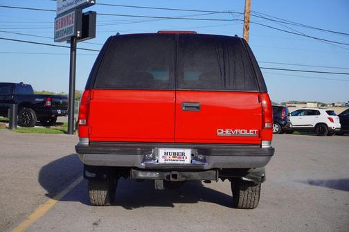 1999 Chevrolet Suburban BASE