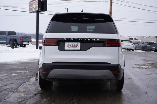 2024 Land Rover Discovery P300 S