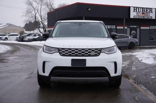 2024 Land Rover Discovery P300 S