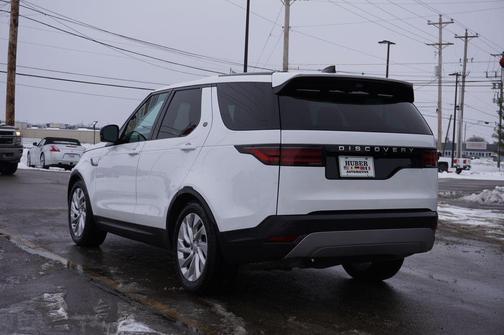 2024 Land Rover Discovery P300 S