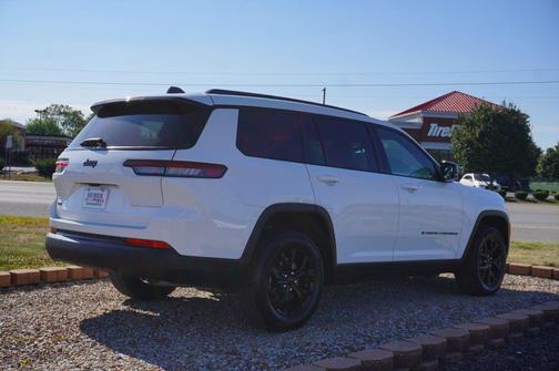 2024 Jeep Grand Cherokee L Laredo