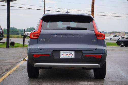 2023 Volvo XC40 B5 Plus Bright Theme