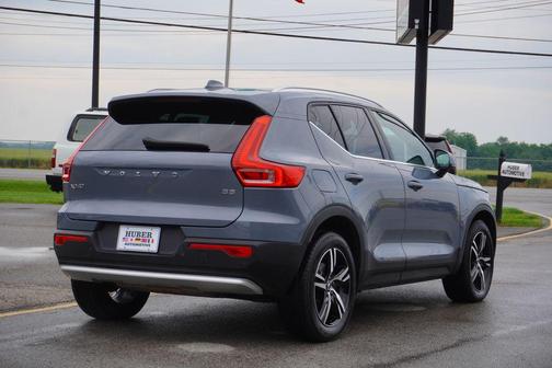 2023 Volvo XC40 B5 Plus Bright Theme