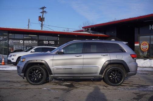 2017 Jeep Grand Cherokee Altitude