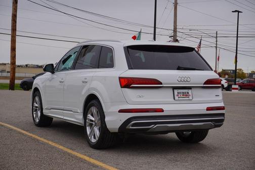 2021 Audi Q7 55 Premium Plus