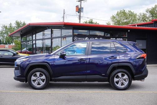 2022 Toyota RAV4 Hybrid XLE