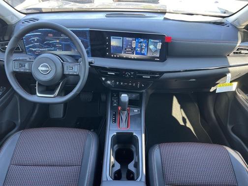 Super Black 2027 Nissan Kicks SR