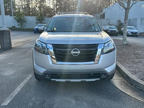 2023 Nissan Pathfinder SL 4WD