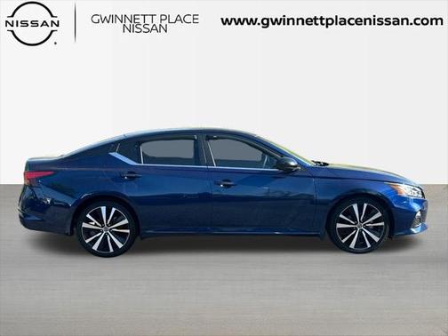 2022 Nissan Altima SR FWD