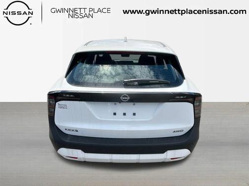 2025 Nissan Kicks S