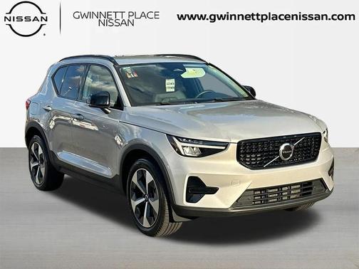 2024 Volvo XC40 B5 Core