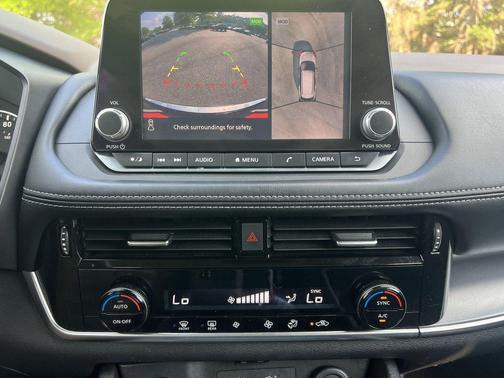 Super Black 2021 Nissan Rogue SV