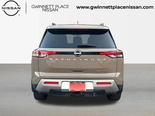 2023 Nissan Pathfinder Platinum FWD
