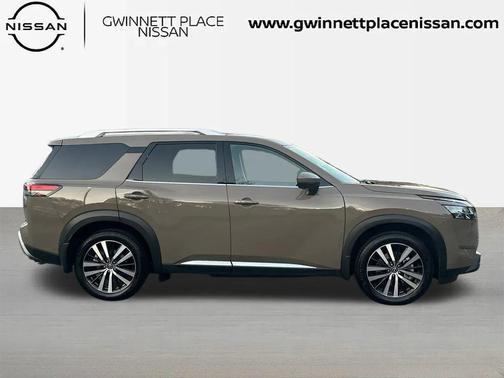 2023 Nissan Pathfinder Platinum FWD
